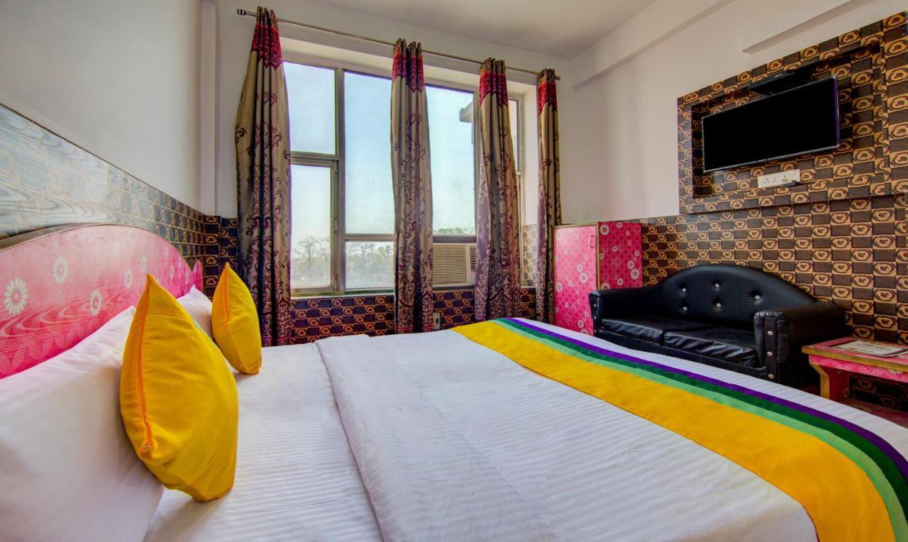 Itsy Hotels Satya Shree Katra  Buitenkant foto