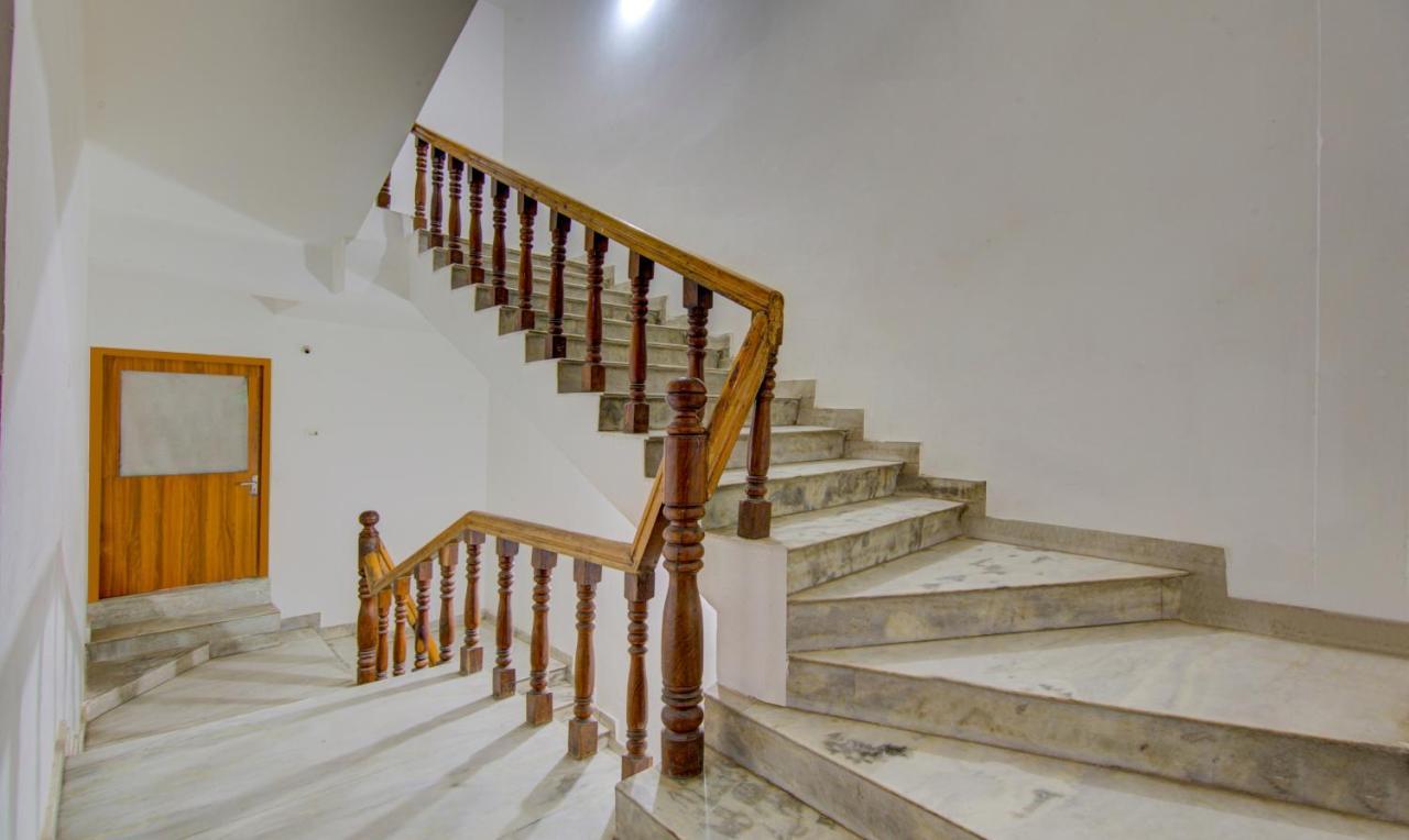 Itsy Hotels Satya Shree Katra  Buitenkant foto